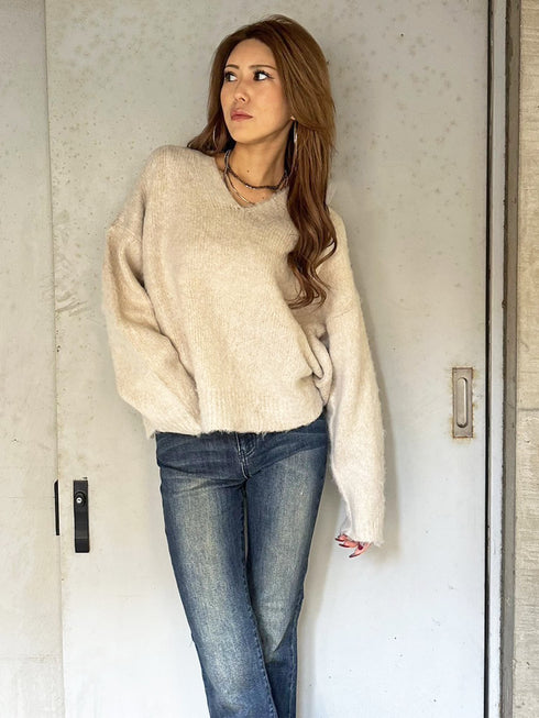 Vネックロングシャギーニットトップス